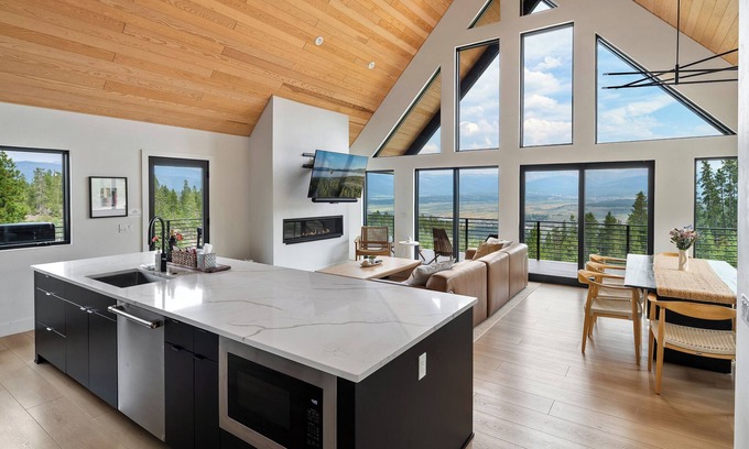Winter Park Highlands Ski Chalet | Sky House: Summit Retreat with Hot Tub & Scenic Views