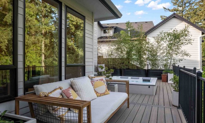 Rock Creek House | Guest Rated: 10/10 New Build w/ Hot Tub & Chef's Kitchen