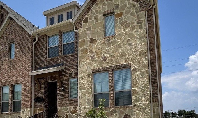 Mesquite House | Ideal Family Retreat with Hot Tub & Great Location