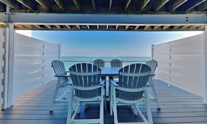 Put-in-Bay Condo | Waterfront Lakefront Condo with Pool & 9.6/10 Rating
