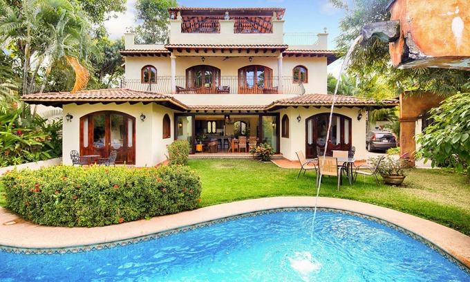 North End Villa | Newly Remodeled Villa Steps from Beach - 10/10 Guest Rated