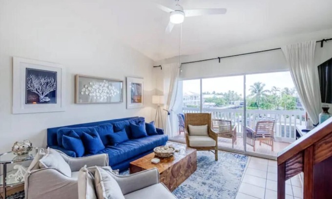 Key Largo House | Experience Coastal Elegance in a Pet-Friendly Townhouse