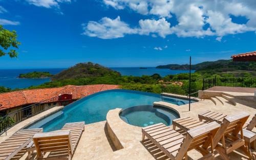 Potrero House | Stunning Ocean View Close to Beach