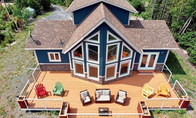 Summerford House | Ocean View Haven at Cozy Cove Chalet - Guest Rated 10/10