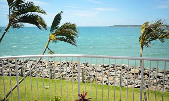 Urangan Apartment | Experience Breathtaking Ocean Views at Our 4-Star Retreat