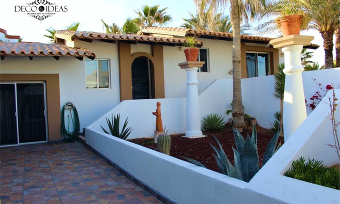 Las Conchas House | Beach Casa de los Abuelos: Kids Welcome, Oceanfront Retreat