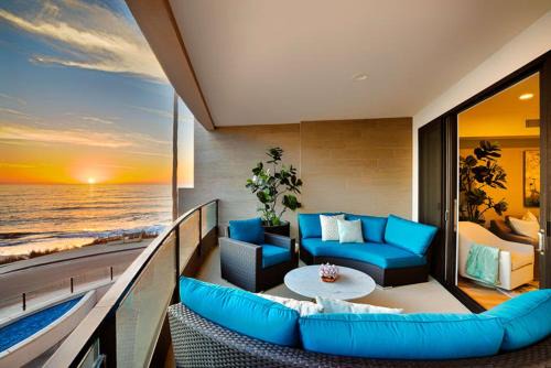 Beach Barber Tract Apartment | Coastal Retreat at Windansea Beach with Ocean Views