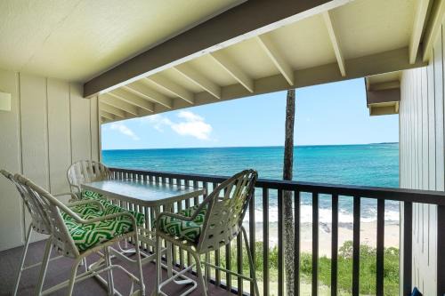 Wailua House Lots House | Oceanfront Condo with Breathtaking Views at Wailua Bay