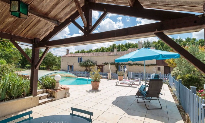 Mauze-sur-le-Mignon House | Private Villa Retreat for 7 with Pool and Pet-Friendly Perks