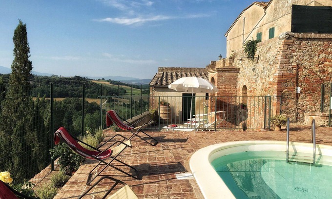 San Giovanni d'Asso House | Private Villa near Montalcino with Pool and Scenic Views