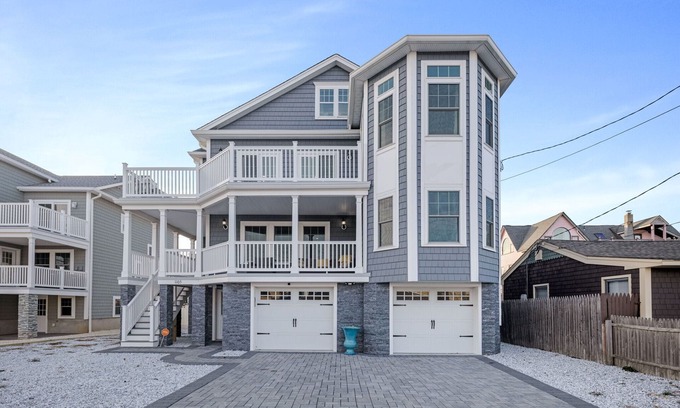 Point Pleasant Beach House | Oceanfront Point Pleasant Beach Home with Pool & Views