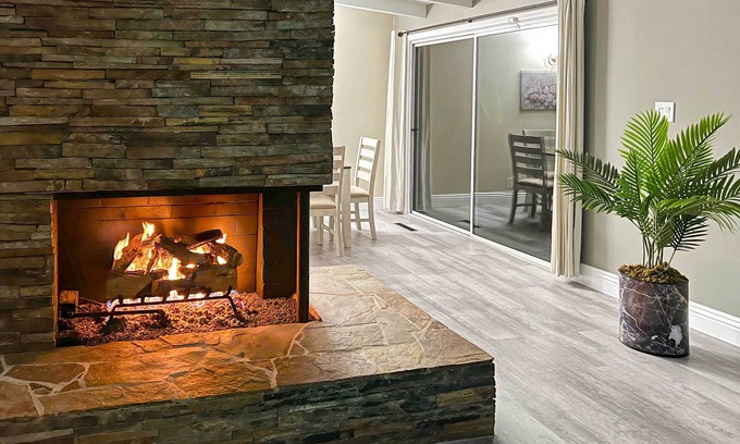 Rancho Palos Verdes House | Exclusive Palos Verdes Escape with Pool and Fire Pit