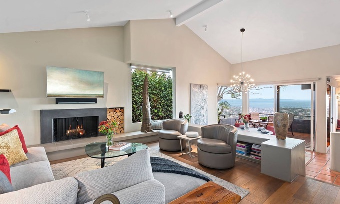 Riviera House | Modern Riviera Retreat with Breathtaking Panoramic Views