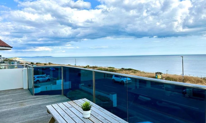 Bournemouth Apartment | Enjoy Panoramic Sea Views and Family-Friendly Comfort