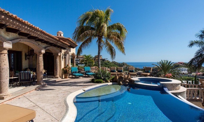 Centro Villa | Experience Pedregal Villa Maria with Chef & Butler Service