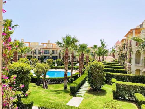 Safaga Apartment | Guest Rated 10/10: Poolside 1-Bed Retreat at Veranda Sahl Hasheesh