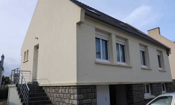 Sibiril House | Private Villa for 4 with Ocean View, WiFi & Spa Amenities