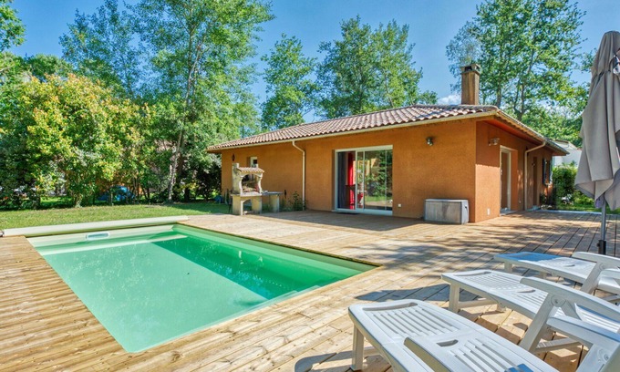 Naujac-Sur-Mer House | Inviting Villa for 7 with Private Pool and Ocean View
