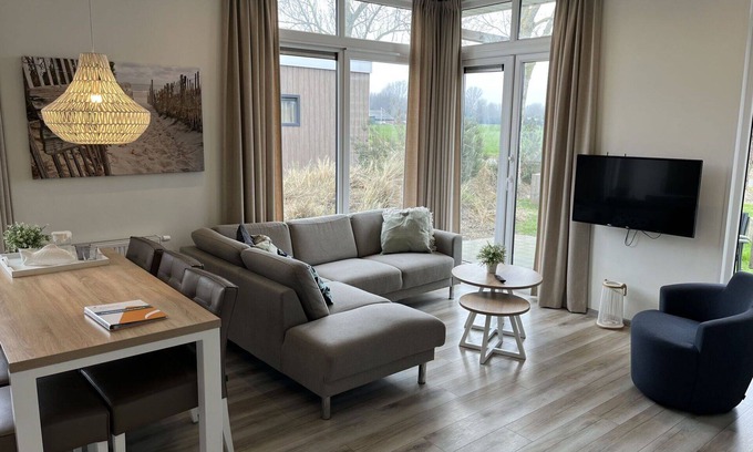 Municipality of Hellevoetsluis House | Stunning private villa for 6 guests with WIFI, TV, terrace and parking
