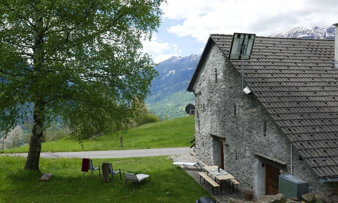 Blenio House | Idyllic Villa for 4 with Panoramic Views and Pet Friendly