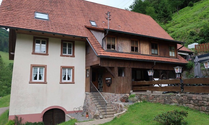 Obersimonswald House | Spacious Private Villa for 18 with Pets, WIFI & Terrace