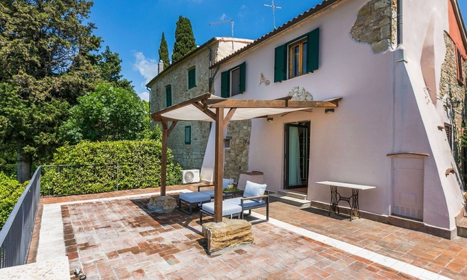 Santa Luce House | Inviting Private Villa with Pet-Friendly Amenities and Ocean View