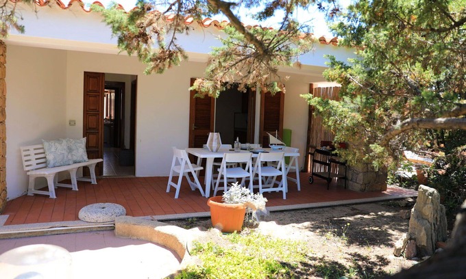 Portobello House | Cozy Private Villa for 6 with Oceanfront Views & Pets Welcome