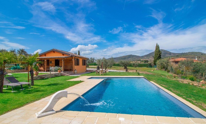 Panicale House | Idyllic Villa for 4 with Private Pool and Lake Views
