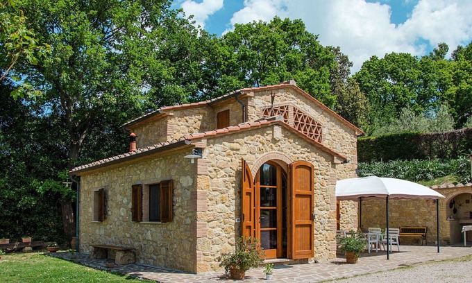Volterra House | Cozy Private Villa for Two with WIFI and Terrace Access