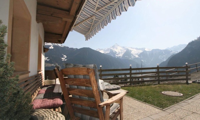 Hippach-Schwendberg Villa | Inviting Villa for 8 with Terrace, Kitchen & Parking