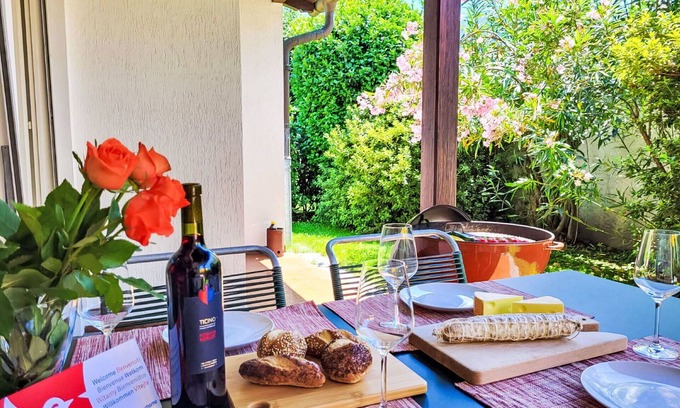 Ascona House | Stunning private villa for 5 guests with TV, patio and parking