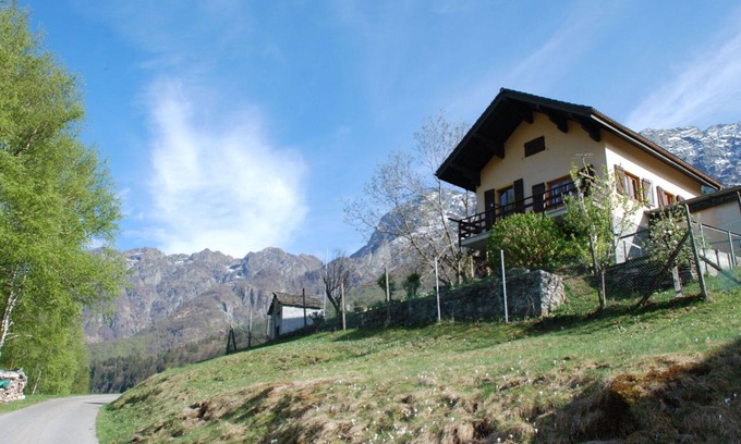 Camedo House | Cozy Private Villa for 4 with Panoramic Views & Pet Access
