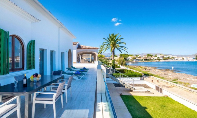 es Bacares Villa | Exclusive Oceanfront Villa for 10 with Modern Amenities