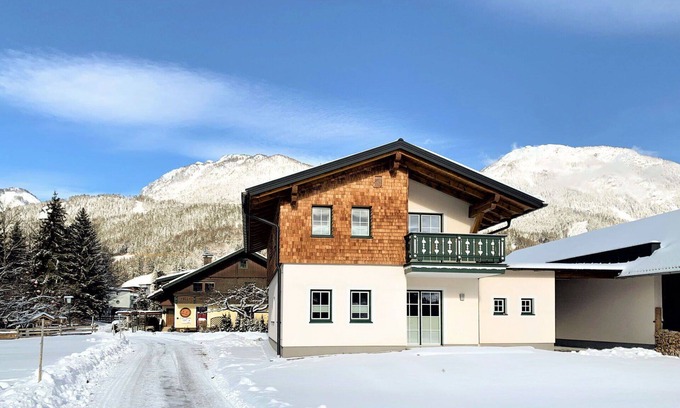 Weissenbach House | Cozy Villa for 8 with Free WIFI, Pets Welcome & Stunning Views