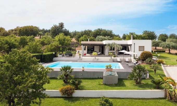 Casale Modica Villa | Private Villa with Pool, Ocean View & Free WiFi Awaits