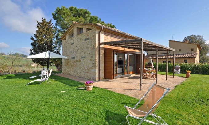 Siena Villa | Cozy Private Villa for 2 with Panoramic Views & Amenities