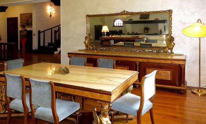 Zubiena House | Private Villa for 10 with Lake View, Pets Welcome & WIFI
