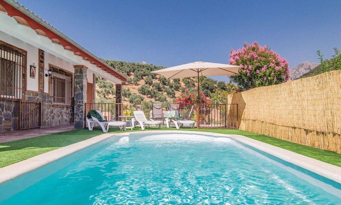 Rute House | Cozy Villa with Private Pool, Lake View & Pet-Friendly Perks