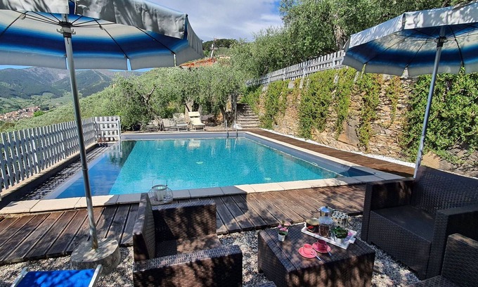 Buti Villa | Stunning private villa with WIFI, private pool, TV, terrace, pets allowed, panoramic view, parking