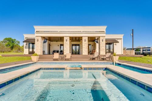 Oakland Villa | Exclusive Ranch Villa with Private Pool & Hot Tub Awaits!