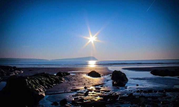 Eglwyswrw House | Enchanting Barn Retreat with Hot Tub & Spa in Pembrokeshire