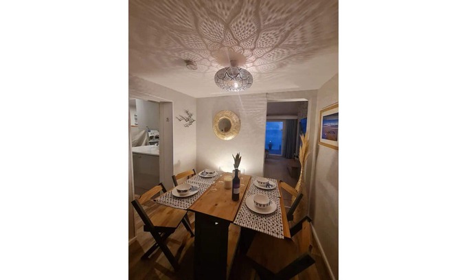 Dinas House | Stunning Sea front 'Beach Escape ’ in Snowdonia