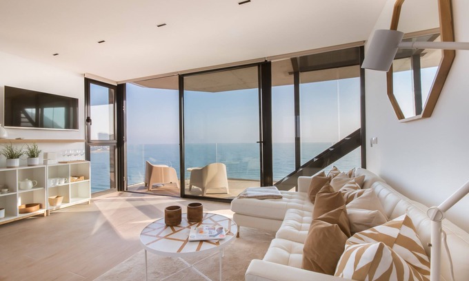 L'Albufereta Apartment | Premier Blue Sky Apartment with Sea View & Hot Tub
