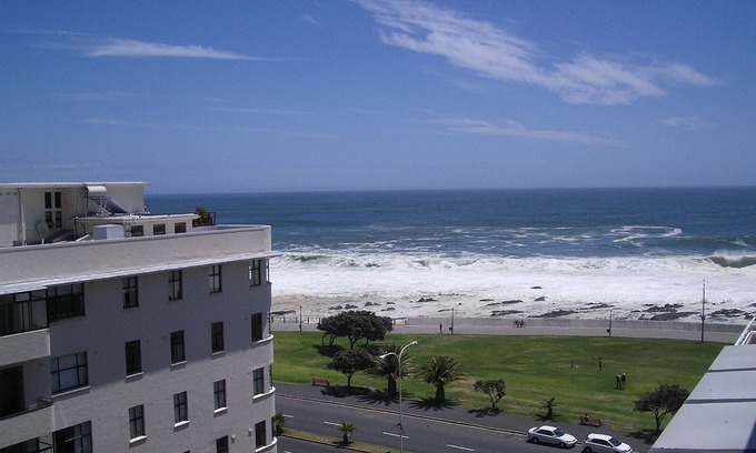 Sea Point Apartment | Oceanfront Retreat with Breathtaking Atlantic Views