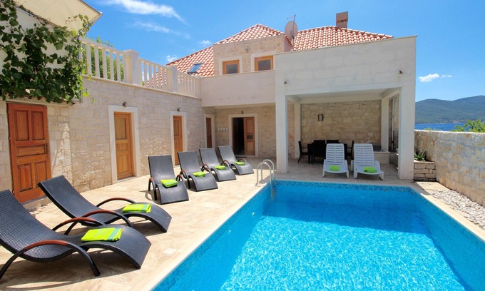 Cove Tri Zala (Zrnovo) Villa | Seafront Villa with Pool - 5 Bedroom Luxury Home Near Dubrovnik