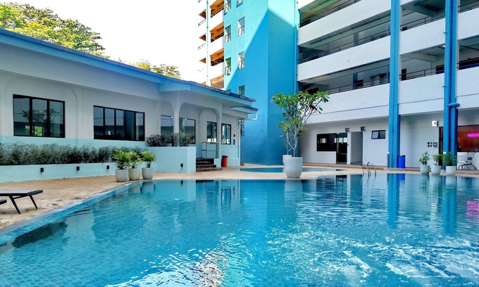 Tanjung Kling Apartment | Cozy Seaview Studio Apartment in Melaka with Pool & Breakfast