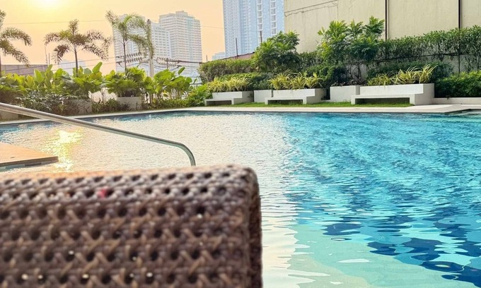 Legazpi Village Hotel | Stunning skyline views in Makati