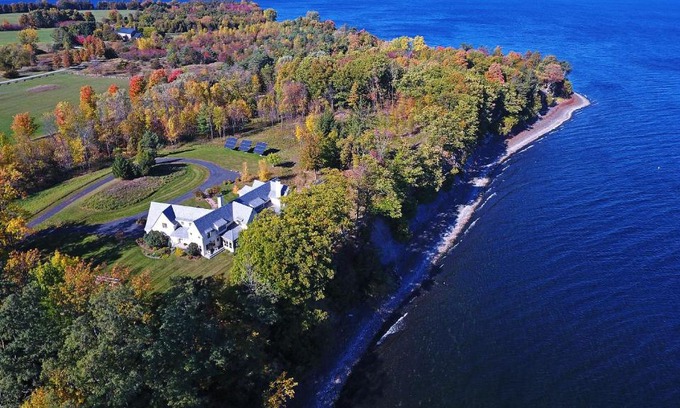 South Hero House | Idyllic South Hero Home on Lake Champlain with Ocean View