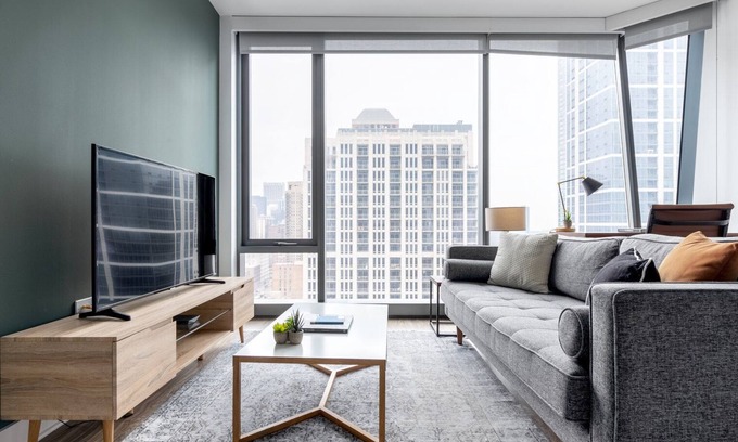South Loop Apartment | Inviting South Loop 1BR with Pool & Gym near Michigan Ave