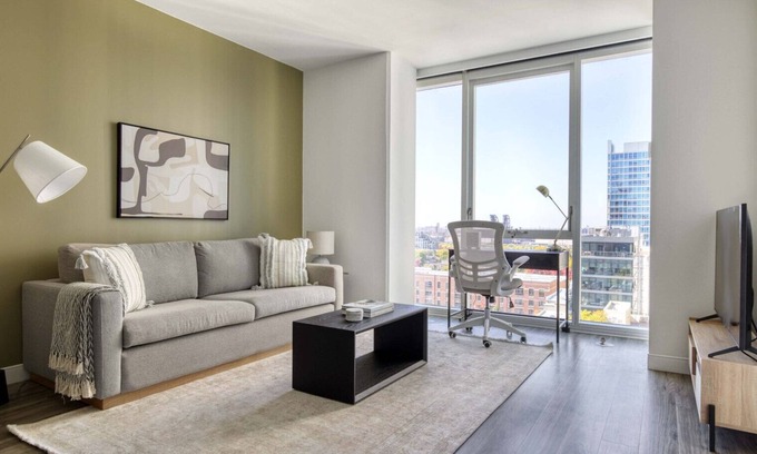 South Loop Apartment | Modern South Loop 1BR with Pool & Gym near Grant Park